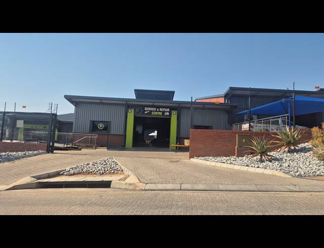 457M² WAREHOUSE TO LET IN RIVERSIDE PARK